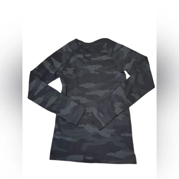 NEW ATHLETA SPEEDLIGHT CAMO BLACK & GRAY TOP IN XS - Picture 2 of 8